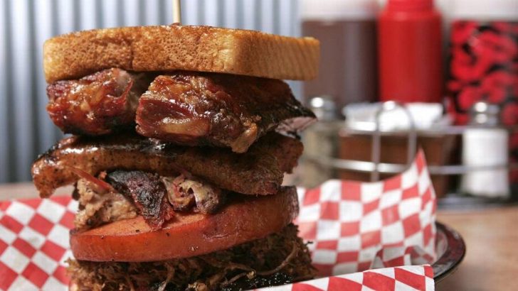 Is Pantego barbecue’s promised land? Ribs, brisket and now this big ‘Texan’